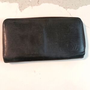 Authentic Louis Vuitton Epi Zippy Wallet  Long Wallet Noir Leather